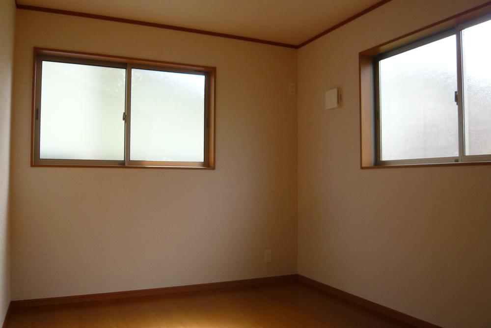 Other introspection. Second floor room (October 2013) Shooting