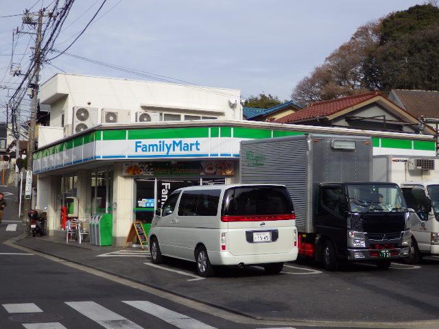 Convenience store. FamilyMart Zushi kotsubo 400m to shop