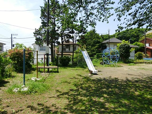 park. Minamikeoka Nishikoen up to 100m