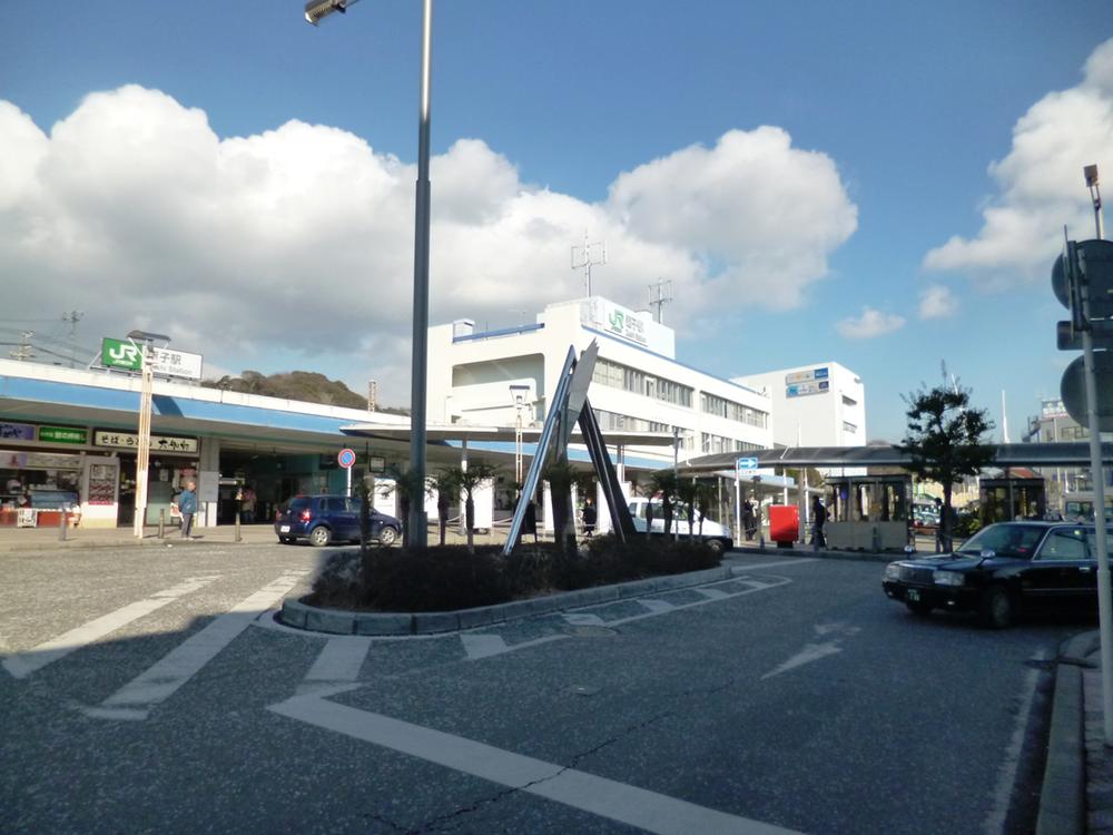 station. JR Zushi Station Station located shopping street. 2420m to