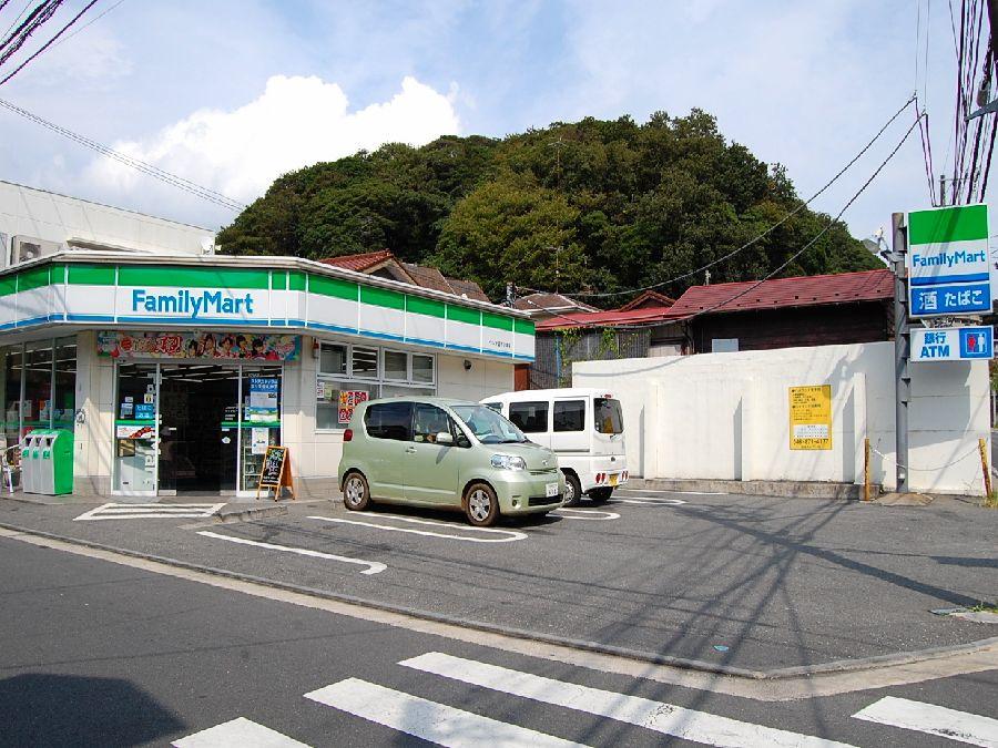 Convenience store. 800m to FamilyMart Ushio Zushi kotsubo shop
