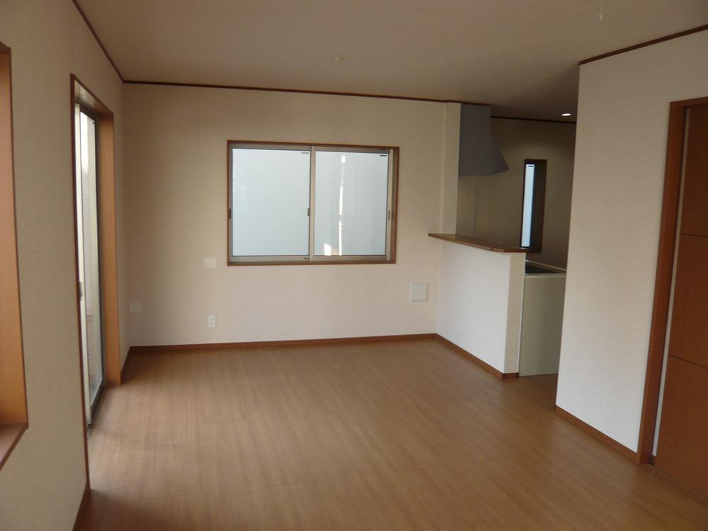 Same specifications photos (living)