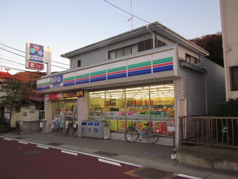 Convenience store. Three F Zushi Sakurayama shop