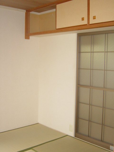 Receipt. Japanese-style room 6 quires - upper closet