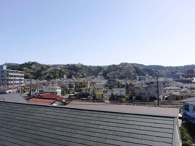 View photos from the dwelling unit. View from local (March 2013) Shooting
