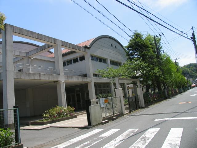 Junior high school. Zushi Municipal Hisaki until junior high school 1300m