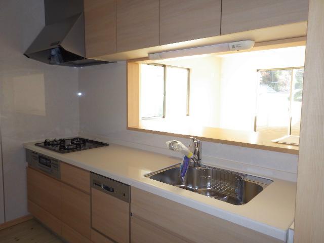 Kitchen. 2 Kaishoku washing device with a face-to-face kitchen