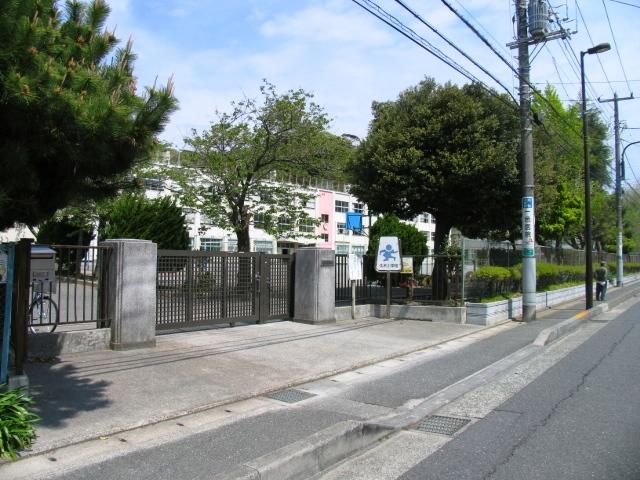 Primary school. Hisaki until elementary school 1400m