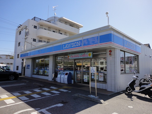 Convenience store. Lawson Tosayamada Asahimachi store up (convenience store) 635m