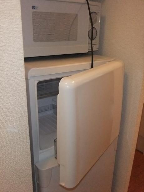 Other Equipment. Refrigerator and microwave ☆