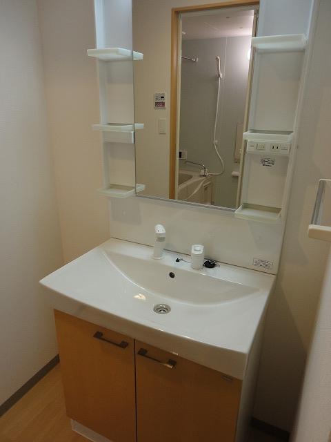 Washroom. Washbasin with a shampoo dresser ☆