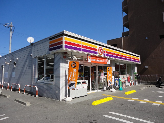Convenience store. Circle K Tosayamada Tomoto Machiten (convenience store) to 979m