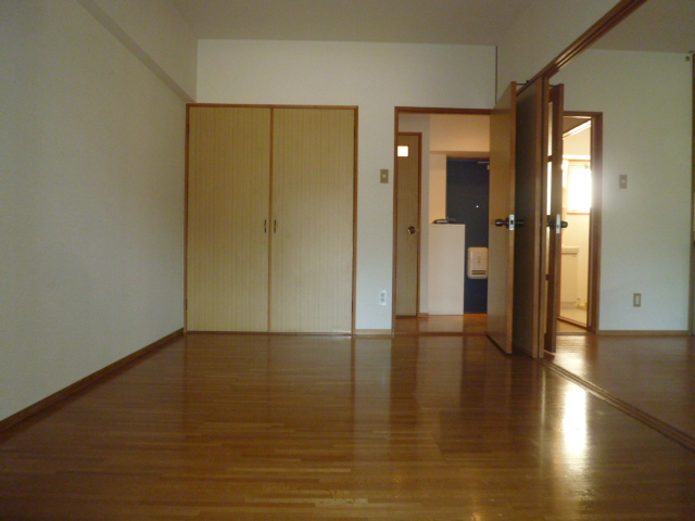 Living and room.  ※ The photograph is the third floor of the room.
