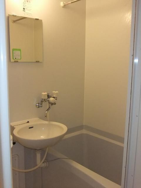 Bath. It is with bathroom ventilation dryer ☆
