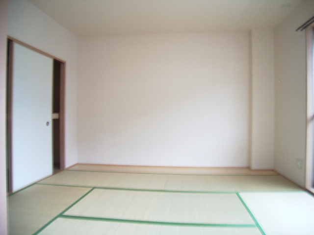 Living and room.  ※ The photograph is the second floor of the room.