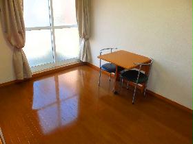 Living and room. table ・ chair, Curtain there