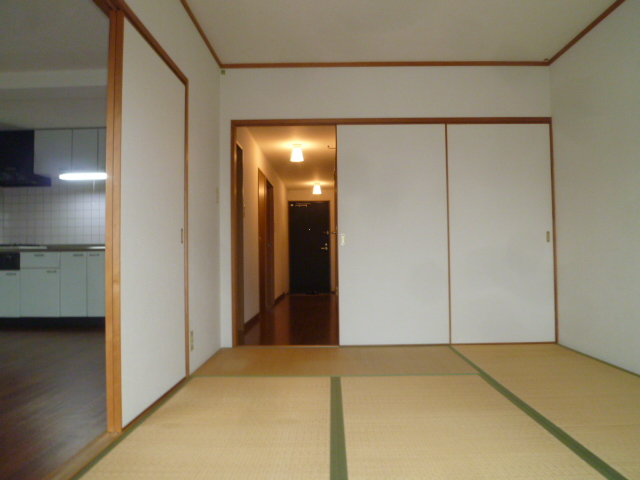 Other. LDK next to the 6.0 quires Japanese-style room ☆