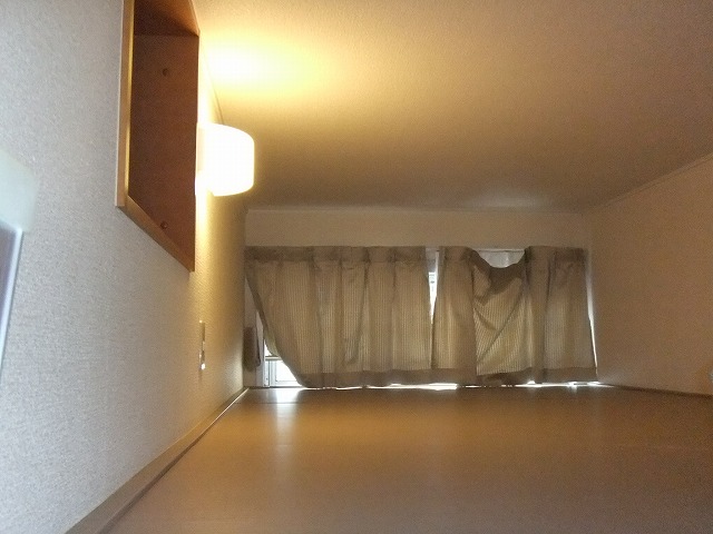 Other room space. Loft is the top ☆