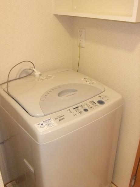 Other Equipment. It comes with a washing machine inside the room ☆