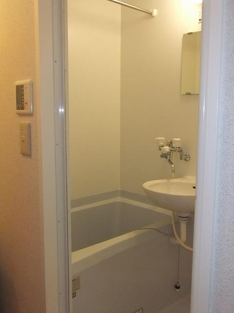 Bath. It is a bath with a bathroom ventilation dryer ☆