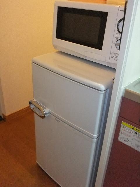 Other Equipment. Also it comes with a refrigerator and microwave ☆