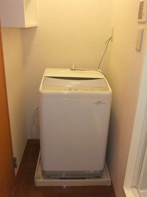 Other Equipment. It is also equipped with a washing machine ☆
