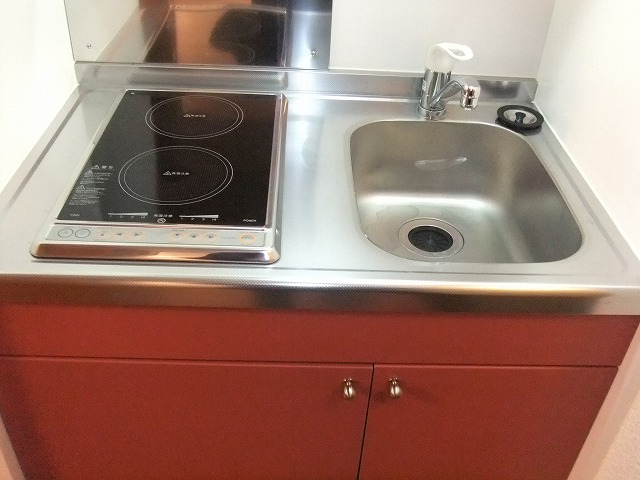 Kitchen. 2 is a neck kitchen with electric stove with the ☆