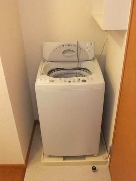Other Equipment. An indoor fully automatic washing machine ☆