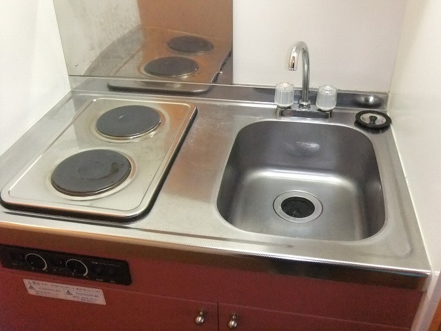 Kitchen. 2 is ringed electric stove with a kitchen ☆