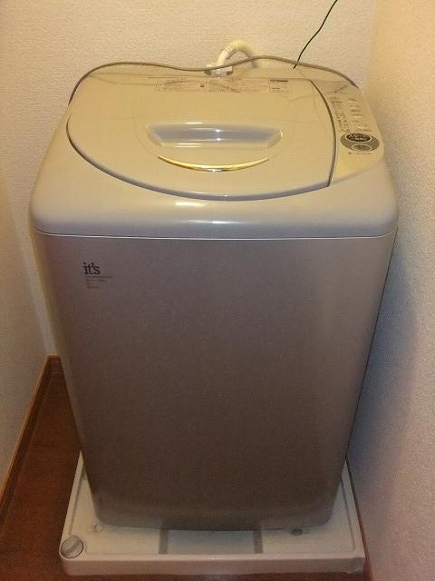Other Equipment. It comes with a fully automatic washing machine ☆