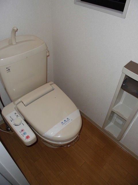 Toilet. Bidet There are equipped with window
