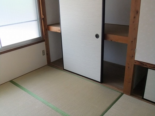 Other room space. 3 Pledge of Japanese-style room. There is also a storage ☆