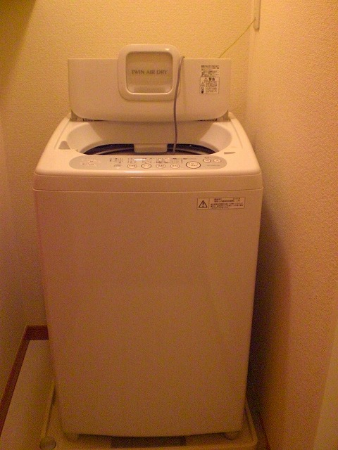Other Equipment. 4.2 kg washing machine