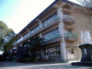 Primary school. Kikuchi Municipal wife to elementary school (elementary school) 912m