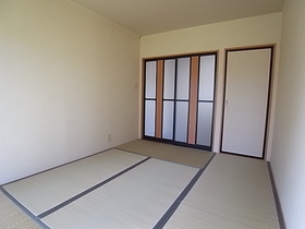 Living and room. Also Japanese-style room, There is storage space!