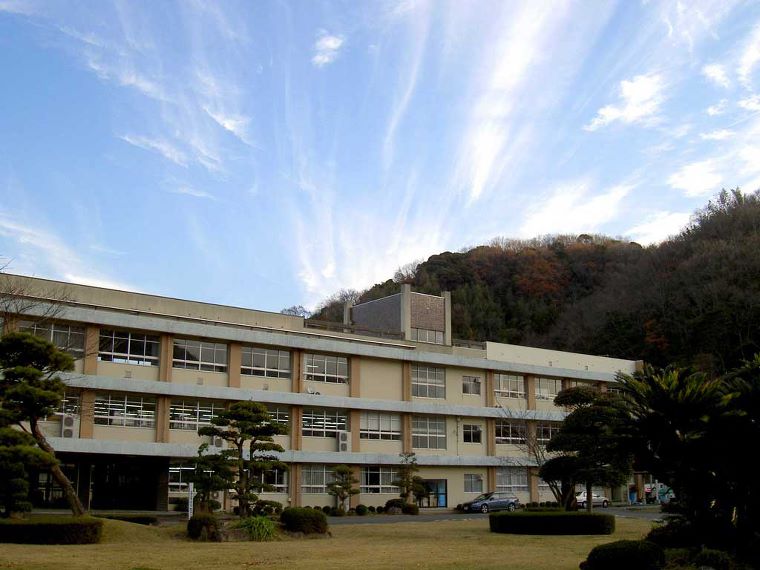 high school ・ College. Kumamoto Prefectural Otsu High School (High School ・ NCT) to 2633m