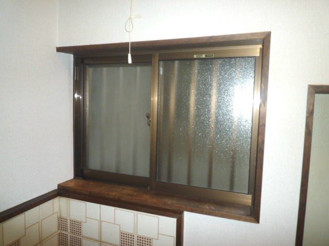 Other. We have with a window that can be ventilated to the next to the kitchen ☆