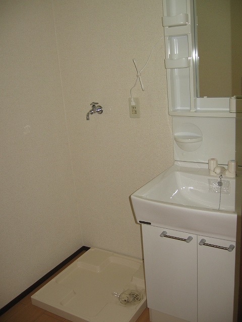 Washroom. Is undressing space with a clean and clear.