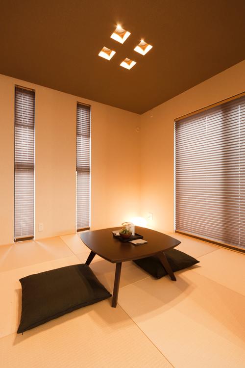 Non-living room. 4.5 Pledge of Japanese-style room. By the ceiling to Brown, Produce a calm atmosphere.