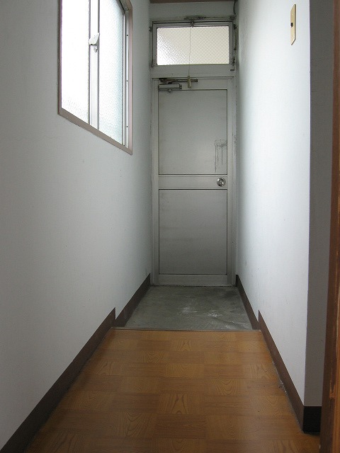 Entrance. Longer hallway from the entrance, Also is good ventilation from the window