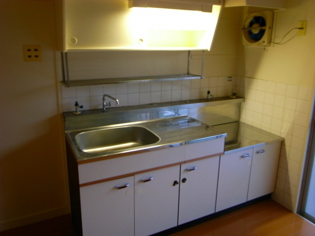 Kitchen. Storage space is also useful there up and down.