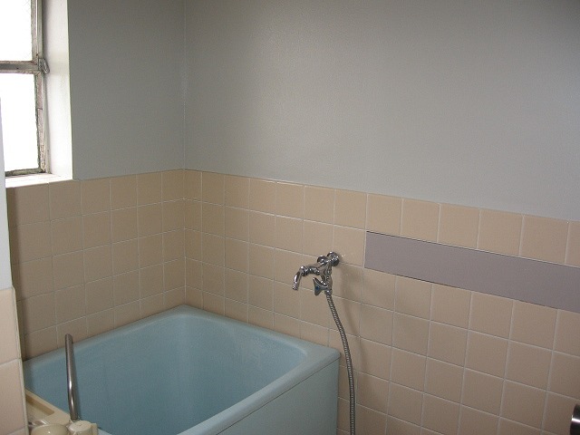 Bath. Ventilation with windows ・ It is convenient to moisture measures