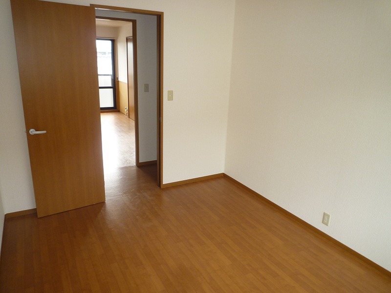 Living and room.  ※ Photo becomes a separate, Room, Priority and status.