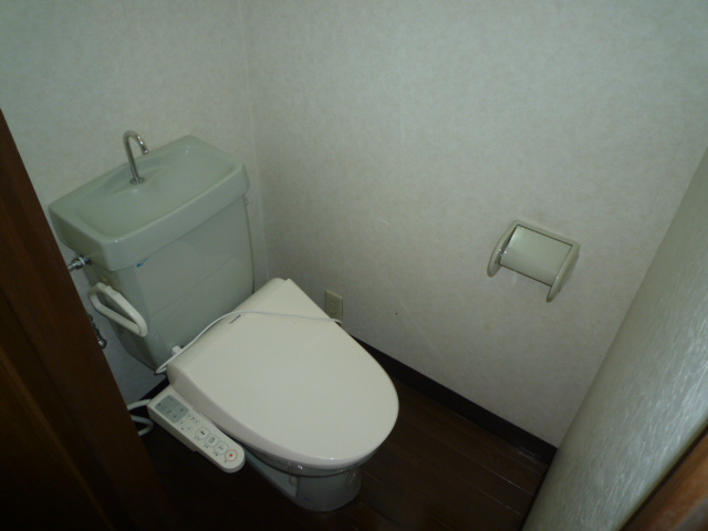 Toilet. It will be very clean a toilet ☆