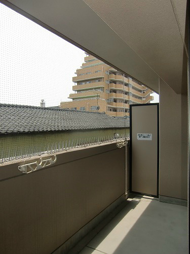 Balcony. It is a veranda.