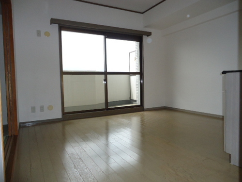 Living and room. Dining kitchen (about 8.2 tatami mats)