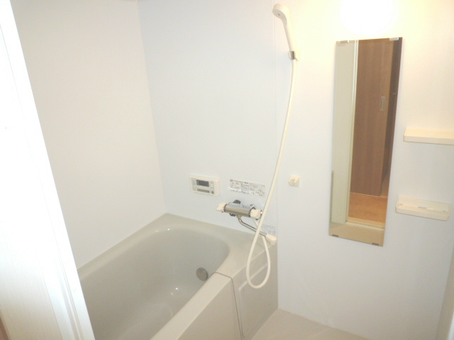 Bath. Very convenient and also with mirror! !