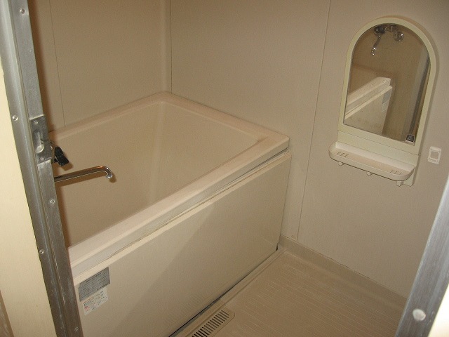 Bath. A clean bathroom Tsukareru breadth until shoulder