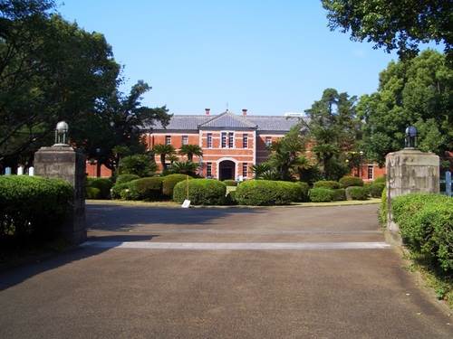 University ・ Junior college. National Institute of Kumamoto University Faculty of Pharmacy (University of ・ 343m up to junior college)