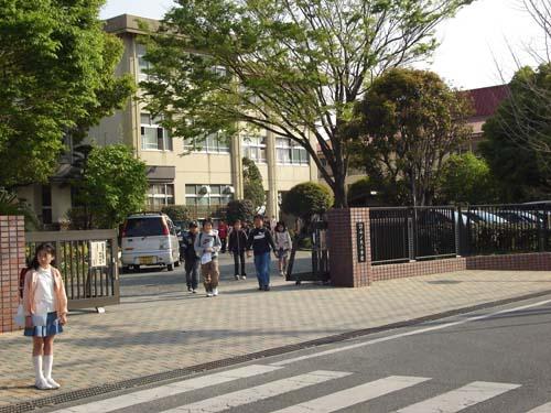 Primary school. Yamanouchi to elementary school 520m